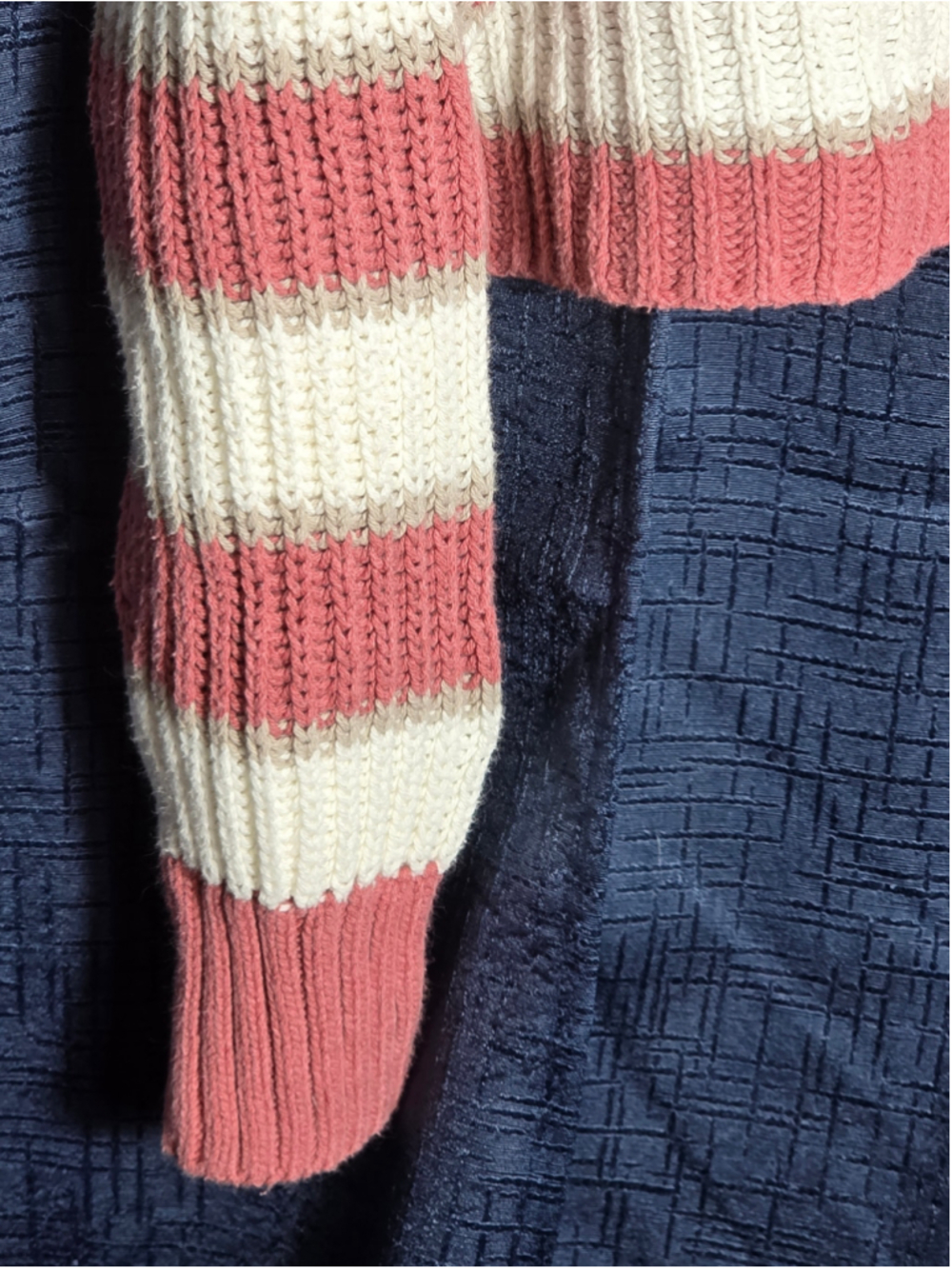 Women's American Eagle Striped Cropped Sweater Pink Mauve Cream M grandmacore - Picture 3 of 4